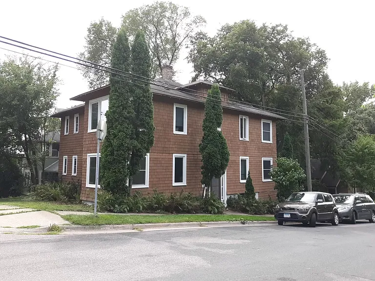 1922 Sharon Ave SE #3 — Photo 3