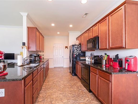 4th image of 40 Limestone Ct