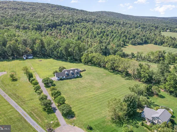 65 Baker Ln, Landisburg, PA 17040