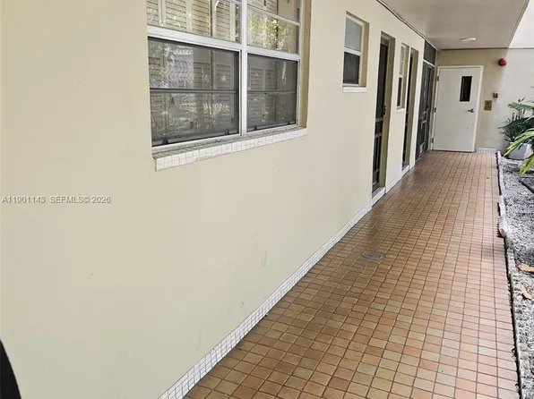 1670 NE 191st St APT 109-3, Miami, FL 33179