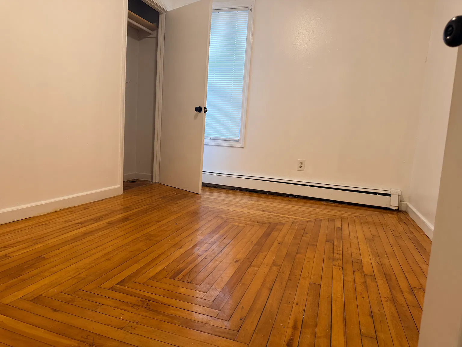 3 bed, 1200 sqft, $2,000 — Photo 4