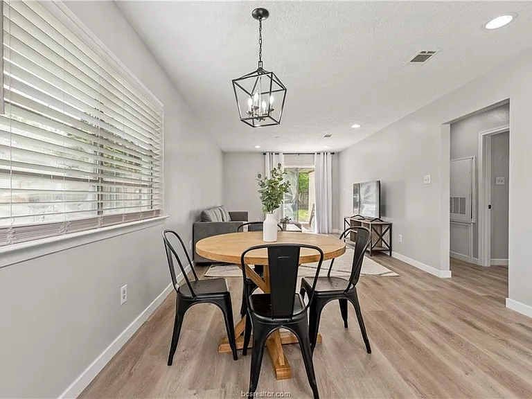 3410 Leon St #A — Photo 2