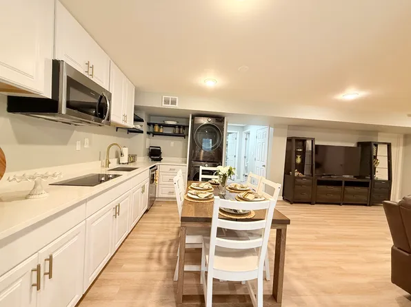 12088 Maidenhair Dr, Gainesville, VA 20155