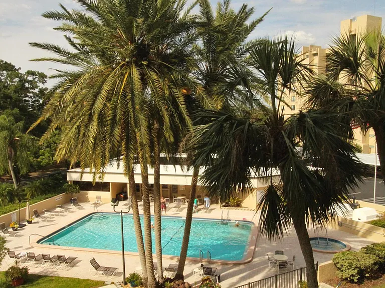 2621 Cove Cay Dr #405 — Photo 23