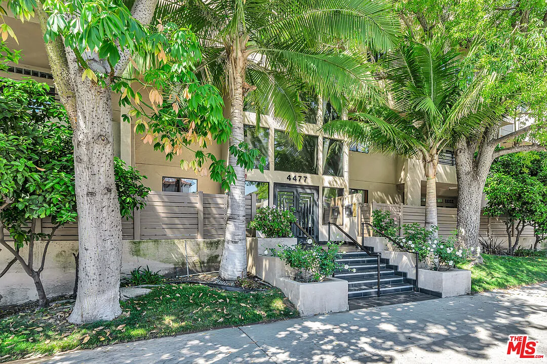 Building Photo - 4477 Woodman Ave #305