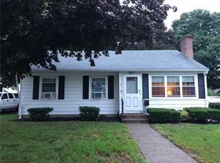 34 Cedarcrest Dr, Pawtucket, RI 02861