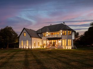 37W993 Heritage Oaks Dr, St Charles, IL 60175