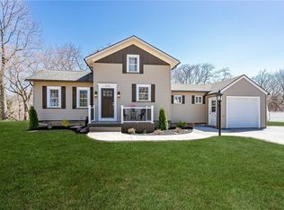 215 Wildmere Rd, Rochester, NY 14617