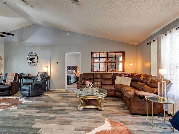 4th image of 3237 Newmark Dr