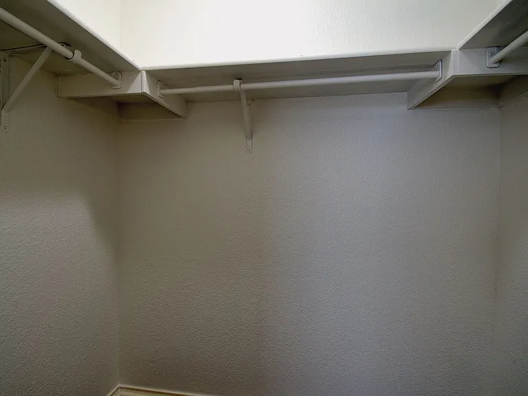 711 Abundance Ln — Photo 21