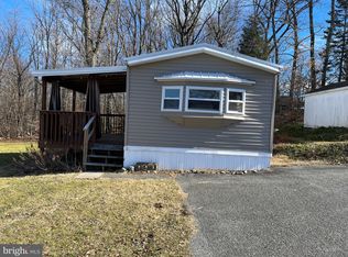 19 Park Dr, Barto, PA 19504