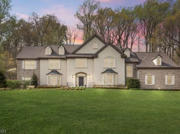 5 Cotswold Ln, Warren Township, NJ 07059