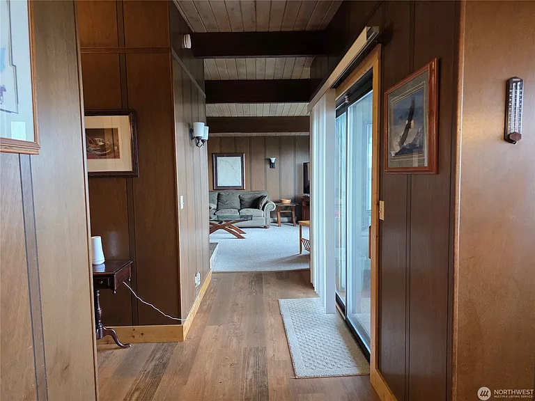 1577 Country Club Dr — Photo 14