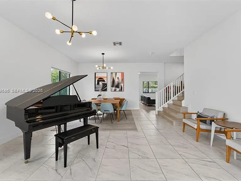 8267 SW 120th Ter — Photo 3