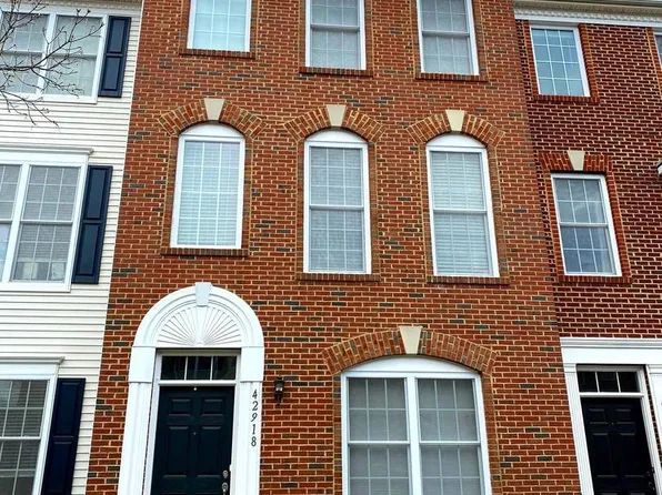 42918 Pamplin Ter, Chantilly, VA 20152