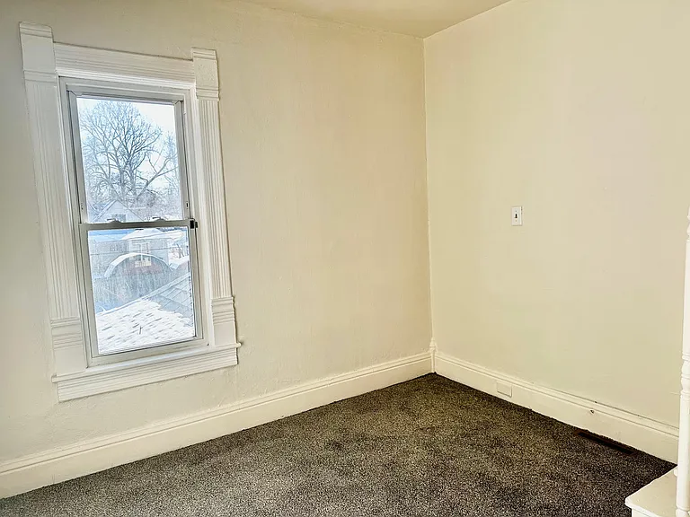 647 W Lexington Ave #C — Photo 5