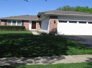 962 Richmond Ct, Elk Grove Village, IL 60007