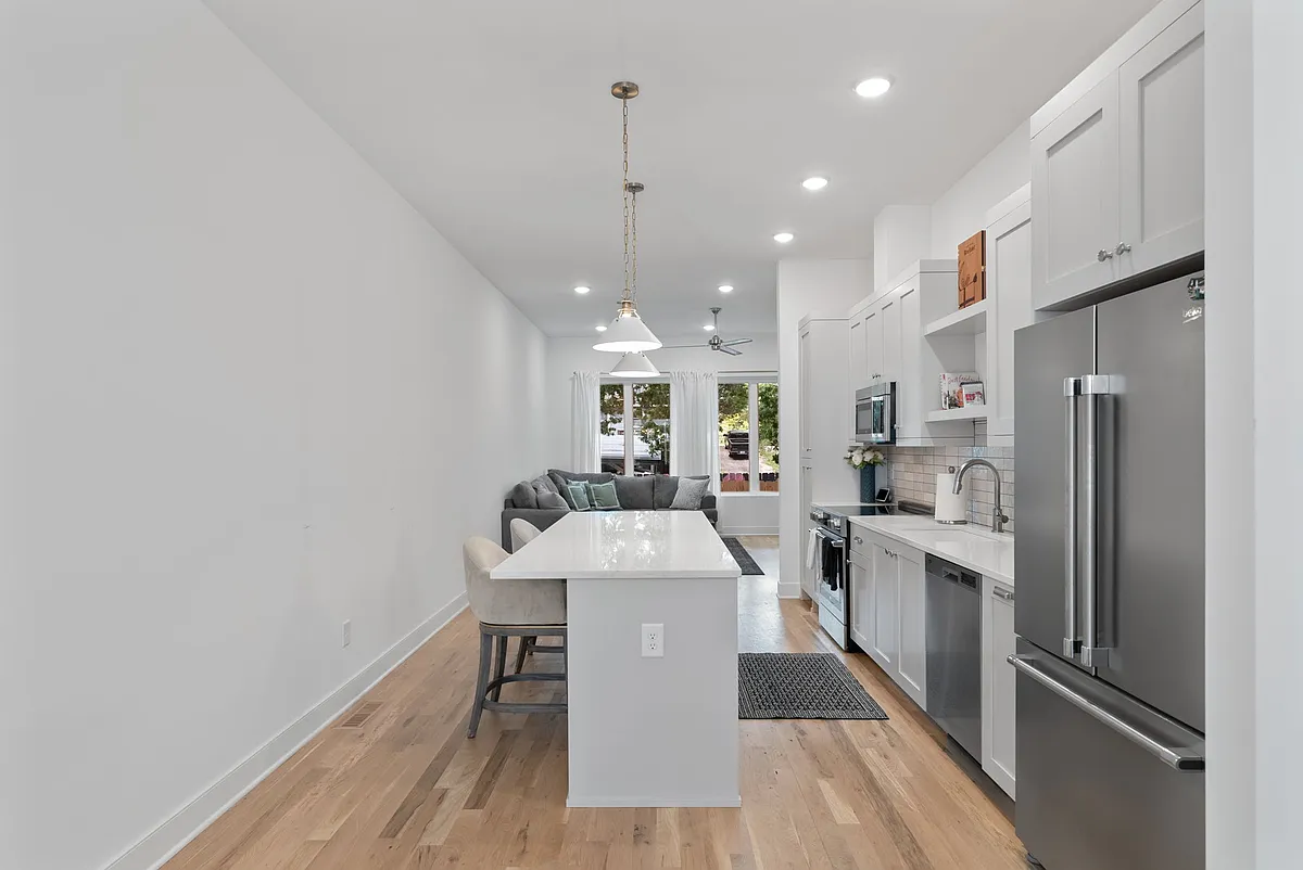 Building Photo - 183 Moreland Ave SE #204