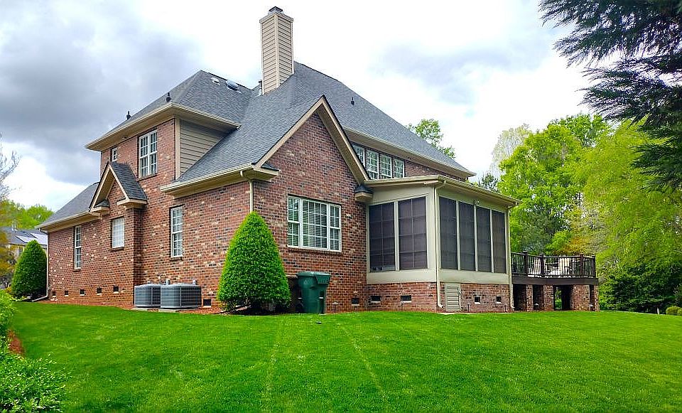 2nd image of 104 Chasbrier Ct