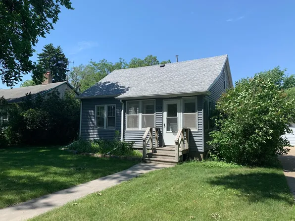 1534 12th St N, Fargo, ND 58102