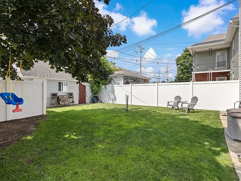 616 Hevey St — Photo 3