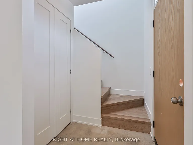 266 Indian Grv #LANEWAY HOUSE — Photo 6