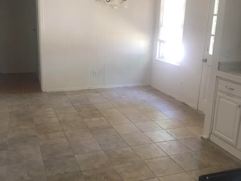 1815 Dennis St — Photo 5