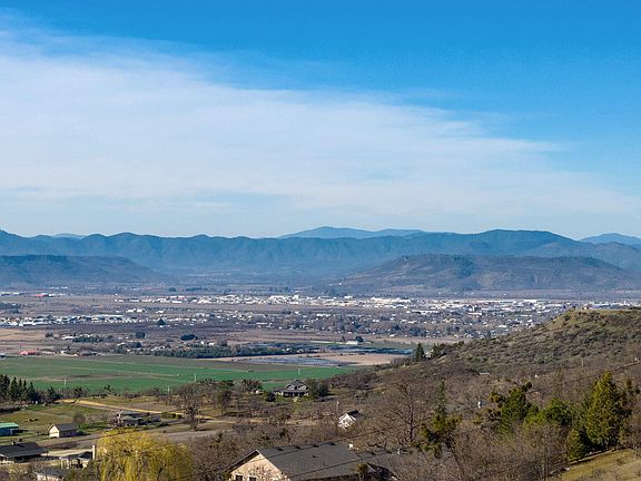 4th image of 4182 N Roxy Dr