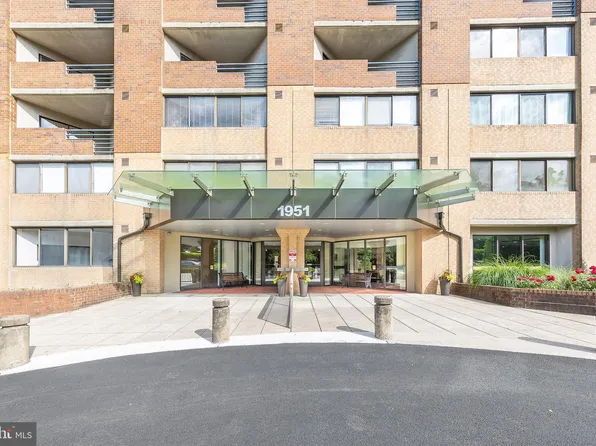 1951 Sagewood Ln APT 121, Reston, VA 20191