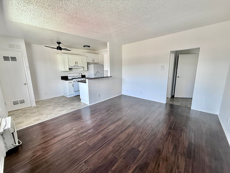 1st image of 11959 Runnymede St #19