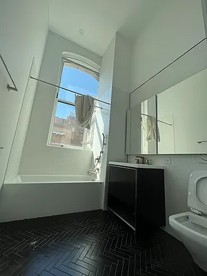 Rented by DelShah Capital LLC | media 21