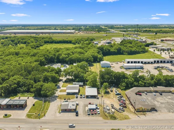 904 W Main St, Marietta, OK 73448