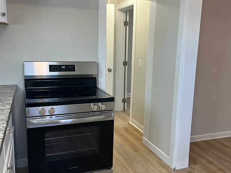 1740 Oxford St SE #3 — Photo 10