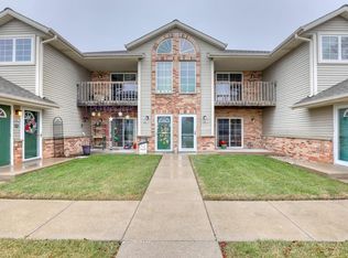 702 Shepherds Dr UNIT 2, West Bend, WI 53090