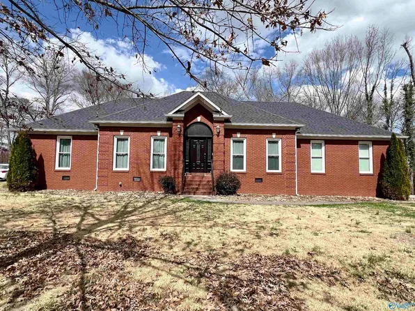 115 Beechnut Dr, New Market, AL 35761