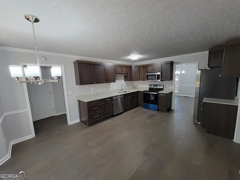260 Greenfield Cir — Photo 13