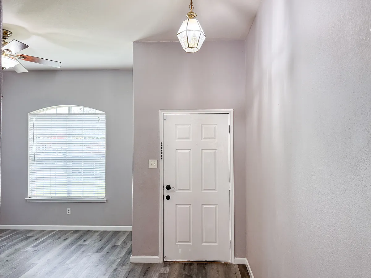 Building Photo - 1212 Maple Terrace Dr