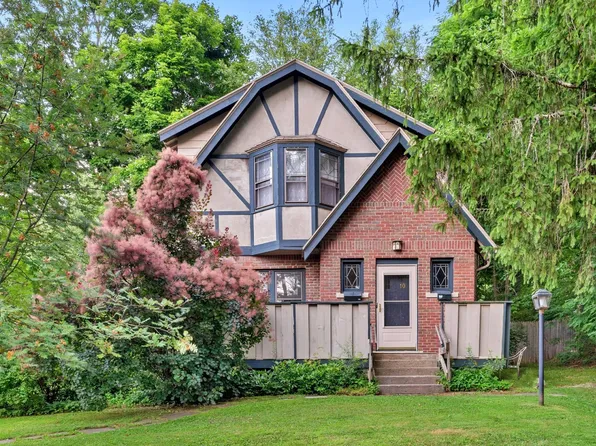 10 Prospect St, Great Barrington, MA 01230