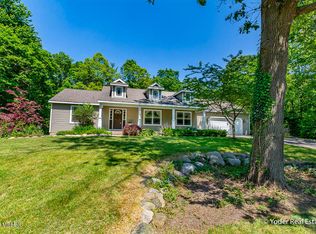 10892 Hawks Landing Rd, Lowell, MI 49331