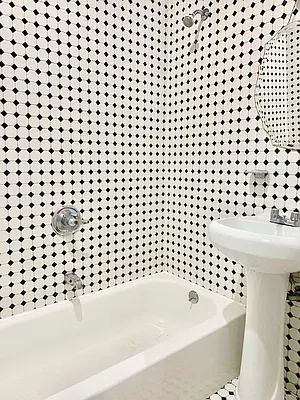 Rented by Zjama Realty Corp | media 4