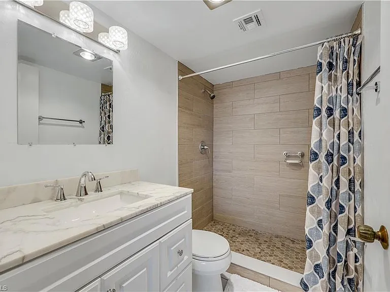 4260 SE 20th Pl #206 — Photo 12