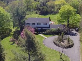 225 Circle Rd, Syosset, NY 11791