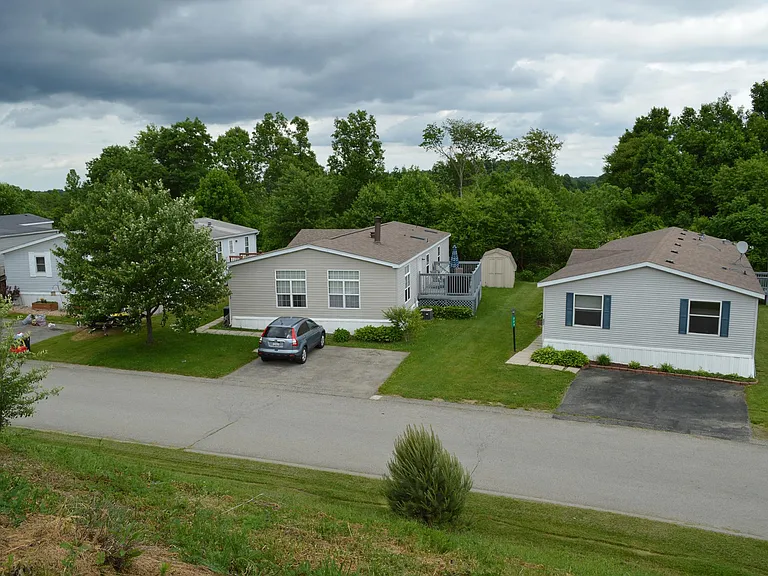 Wellington Estates — Photo 1