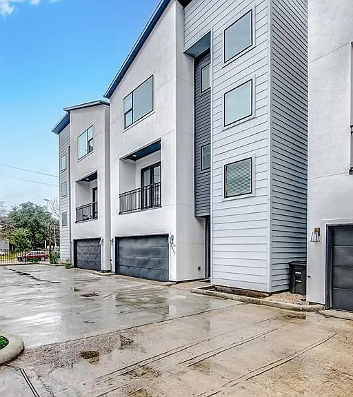 2407 Anita St #B — Photo 2