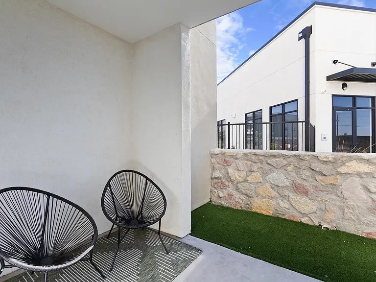 Desert Commons West — Photo 8