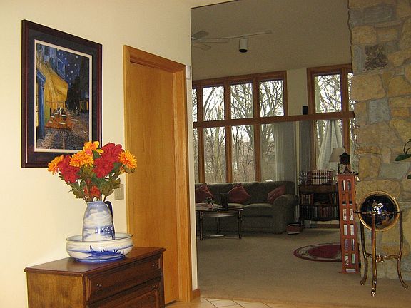Entrance Hall/Closet