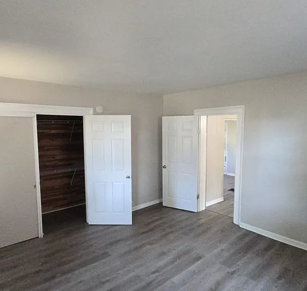106 E North St — Photo 16