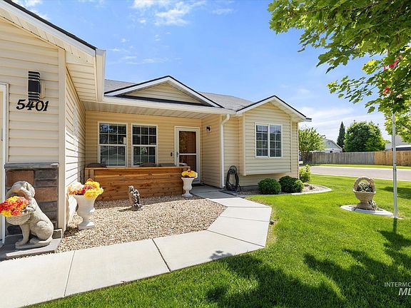 4th image of 5401 Barkley Way