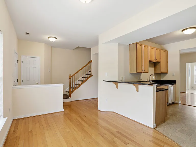 7402 Willow Crossing Ter — Photo 5