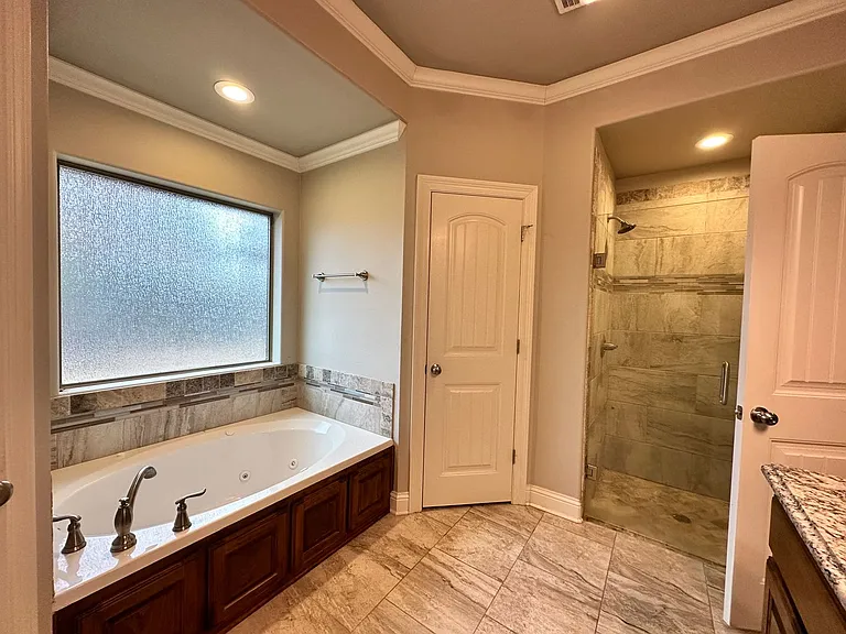 1100 Bear Creek Dr — Photo 11